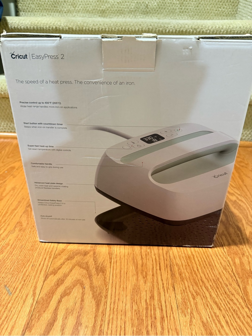 Cricut EasyPress 2 Box - Picture 2 of 5